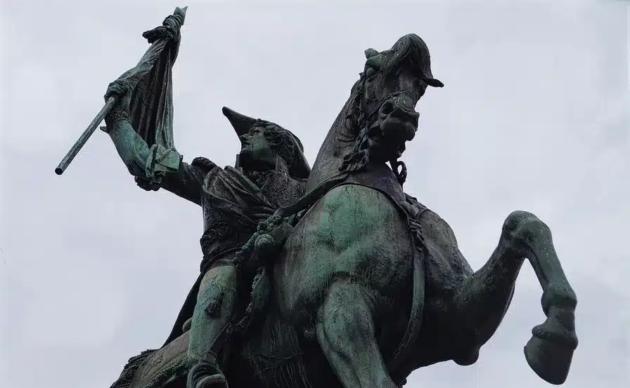 cuales son los heroes y lideres clave de la independencia de argentina
