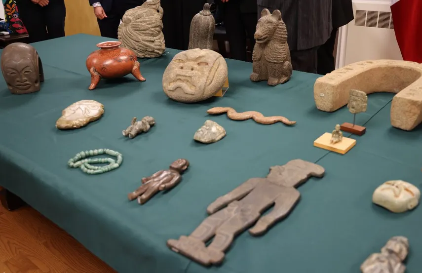 existen falsificaciones en la historia de figuras arqueologicas