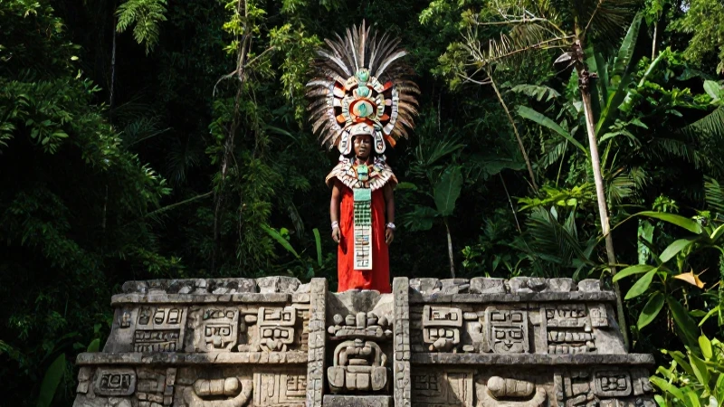 Quiénes fueron los Olmecas y cuáles fueron sus aportaciones 54 Sacerdote olmeca en la selva mesoamericana